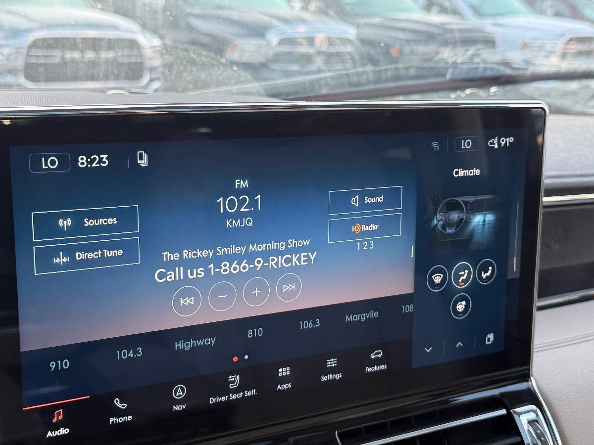 Used 2022 Lincoln Navigator Reserve AWD/4WD image 32
