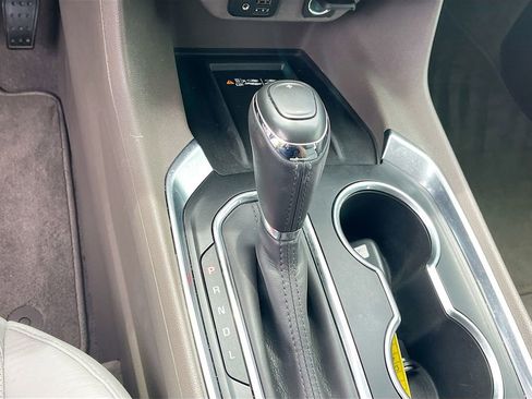Used 2020 Chevrolet Traverse Premier FWD image 17