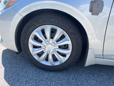 Used 2022 Nissan Sentra S w/ Trunk Package FWD image 11