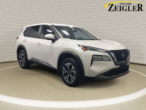 Certified 2023 Nissan Rogue SV AWD/4WD image 3