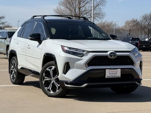 Used 2025 Toyota RAV4 XSE w/ Premium Package image 2