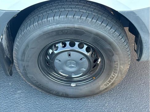 Used 2021 Mercedes-Benz Sprinter 2500 image 16