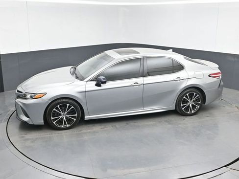 Used 2020 Toyota Camry SE FWD image 32