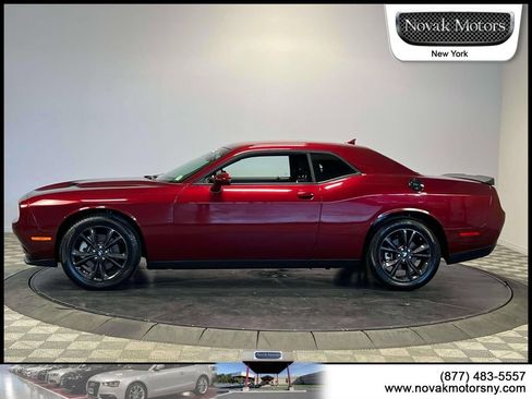 Used 2023 Dodge Challenger SXT w/ Blacktop Package AWD/4WD image 5