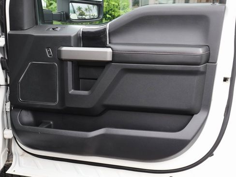 Used 2022 Ford F250 Platinum w/ FX4 Off-Road Package image 45