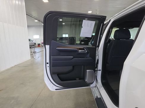 Used 2024 Chevrolet Silverado 1500 High Country w/ Technology Package AWD/4WD image 28