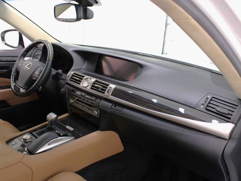 Used 2017 Lexus LS 460 w/ Comfort Package RWD image 47