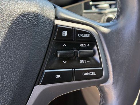 Used 2018 Hyundai Elantra Value Edition FWD image 19