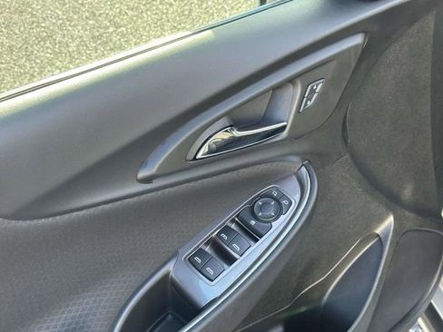 Used 2020 Chevrolet Malibu LT image 17
