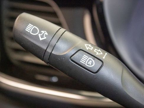 Used 2023 Buick Envision Avenir image 26