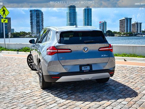 Used 2025 BMW X3 xDrive30i AWD/4WD image 3