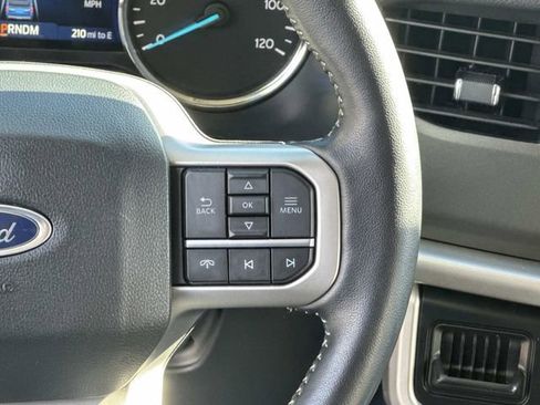 Used 2024 Ford Expedition XLT image 25