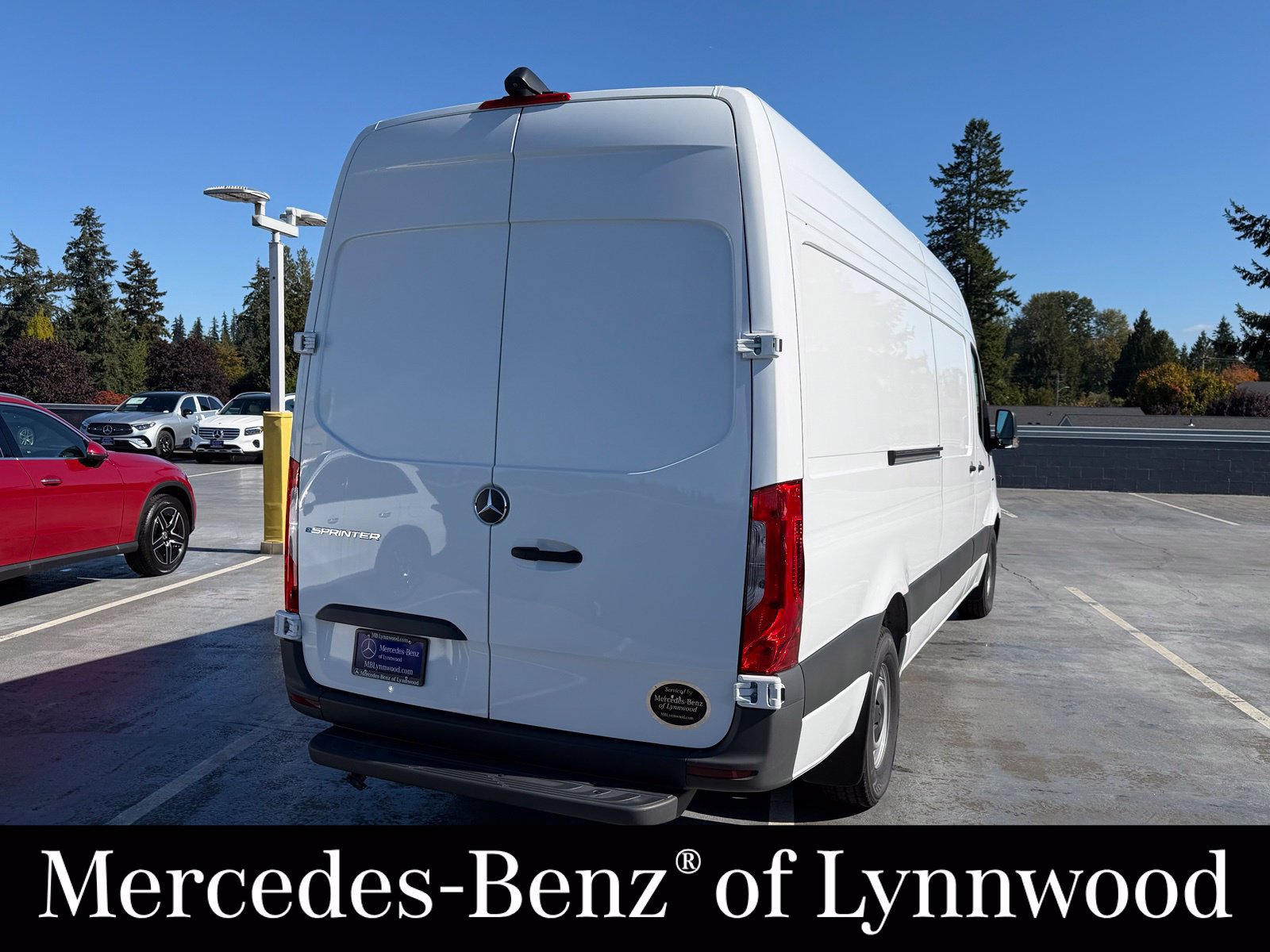New 2025 Mercedes-Benz eSprinter 170 Cargo image 6