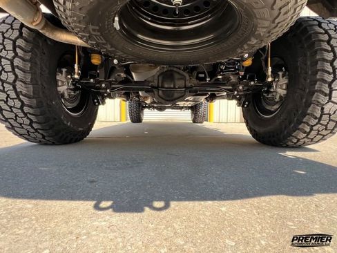 Used 2025 Jeep Gladiator Mojave image 24