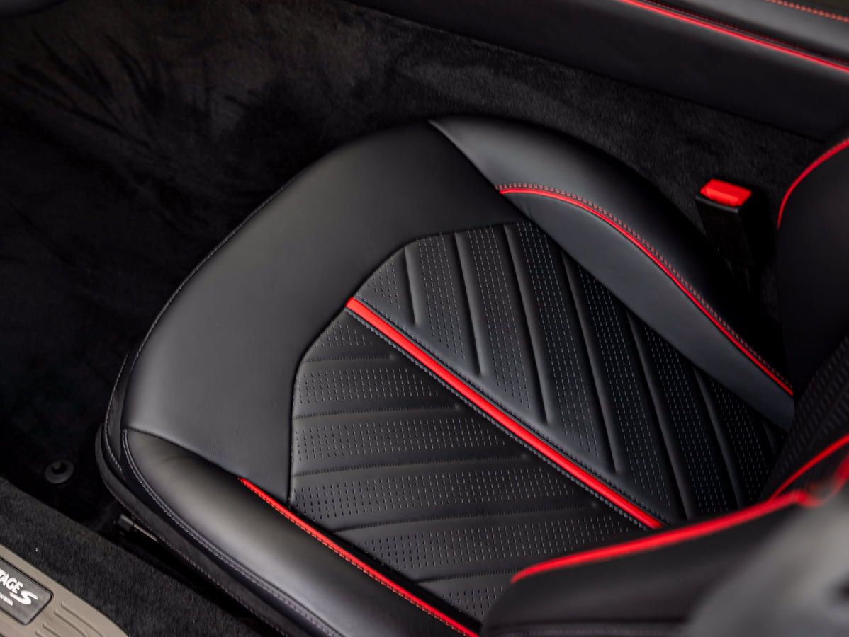 Used 2026 Aston Martin V8 Vantage S RWD image 15