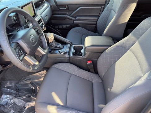 Certified 2025 Toyota Tacoma SR5 image 20
