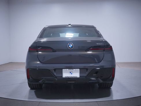 Used 2025 BMW 740i RWD image 5