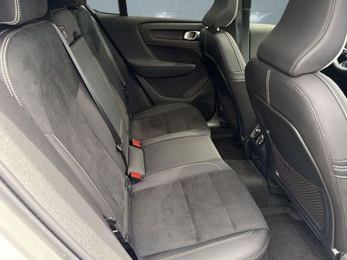 Certified 2023 Volvo C40 P8 Recharge Ultimate w/ Protection Package Premier AWD/4WD image 29