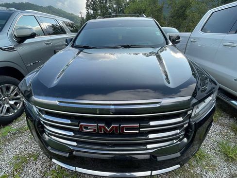 Used 2022 GMC Acadia AT4 w/ Technology Package AWD/4WD image 2