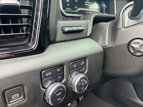 Used 2023 GMC Sierra 1500 AT4 w/ Technology Package AWD/4WD image 12