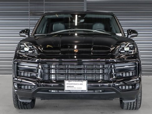 Certified 2024 Porsche Cayenne Coupe AWD/4WD image 8