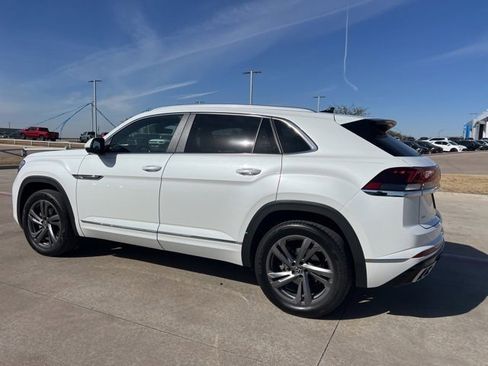 Used 2024 Volkswagen Atlas Cross Sport SEL R-Line image 11