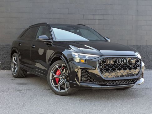 New 2026 Audi RS Q8 performance image 3