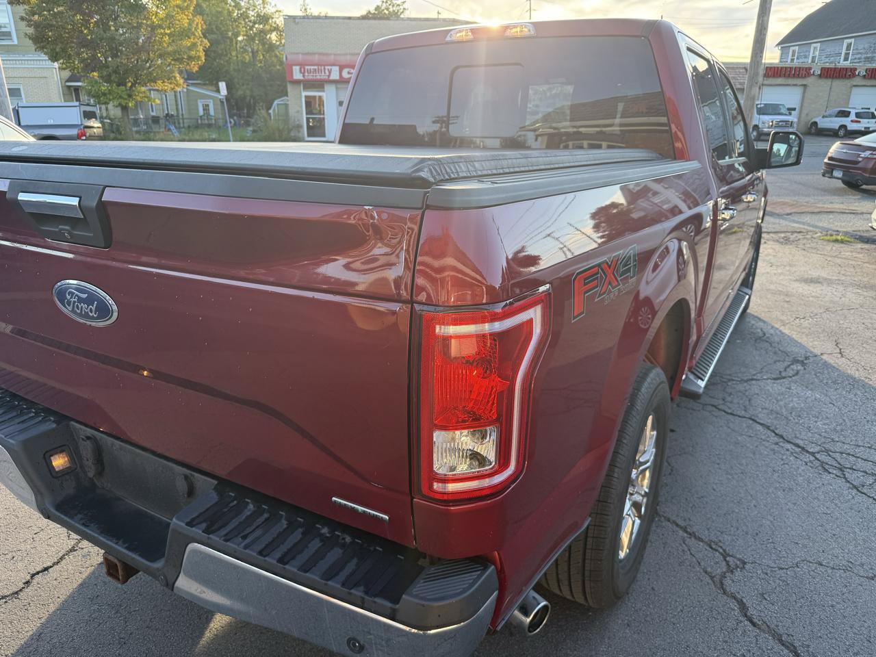 Used 2015 Ford F150 XLT w/ Equipment Group 302A Luxury AWD/4WD image 11