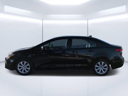 Used 2024 Toyota Corolla LE FWD image 6