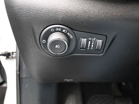 Used 2025 Jeep Compass Trailhawk w/ Trailer Tow Group image 14