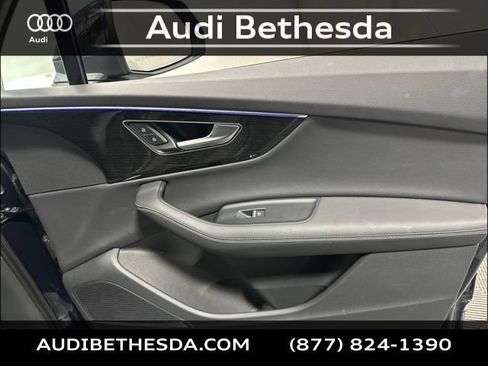 Used 2025 Audi Q7 3.0T Premium Plus w/ Premium Plus Package AWD/4WD image 32
