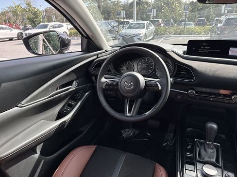 New 2024 MAZDA CX-30 Carbon image 22