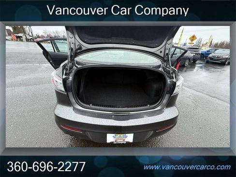 Used 2013 MAZDA MAZDA3 i Touring w/ Preferred Equipment Pkg image 18