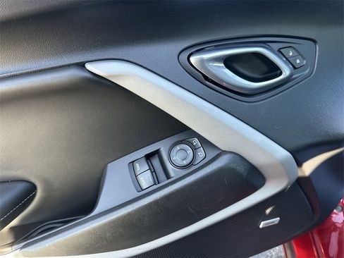 Used 2021 Chevrolet Camaro LT image 13