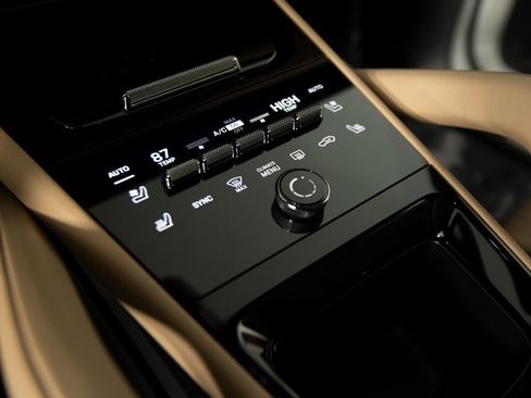 New 2026 Porsche Cayenne image 19