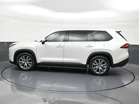 Used 2024 Toyota Grand Highlander AWD Hybrid image 2