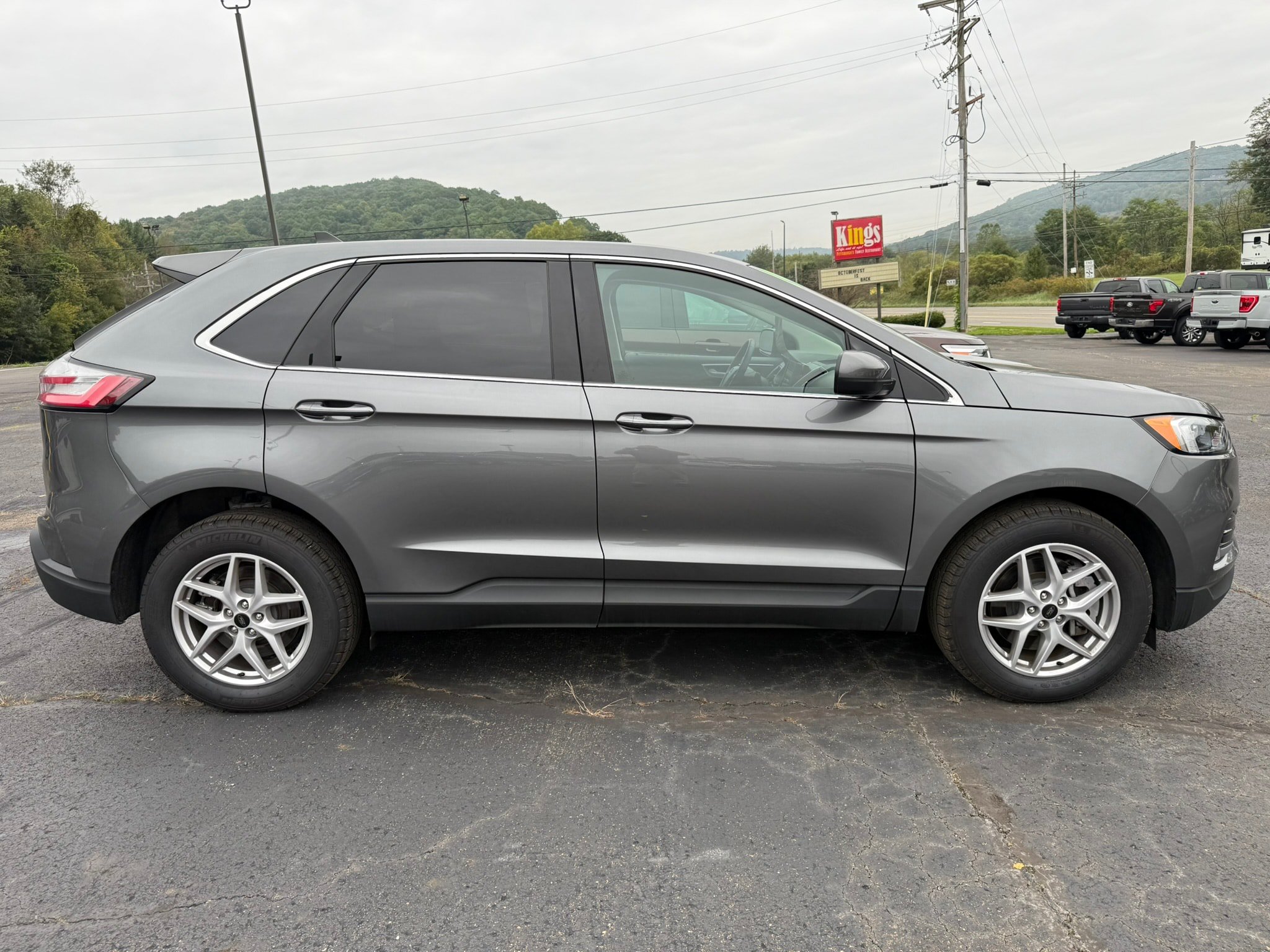 Used 2024 Ford Edge SEL w/ Convenience Package AWD/4WD image 4