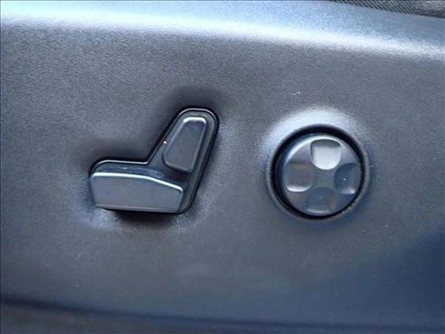 Used 2020 Chrysler Pacifica Limited image 14