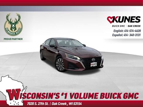 Used 2025 Nissan Altima 2.5 SV image 1