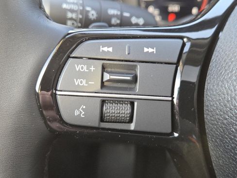 Used 2025 Honda Pilot Elite image 35