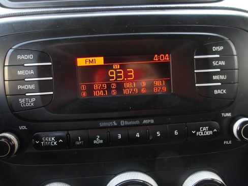 Used 2015 Kia Soul image 12