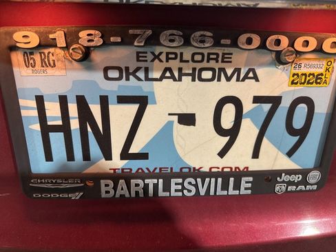 Used 2016 Chrysler Town & Country Touring image 16