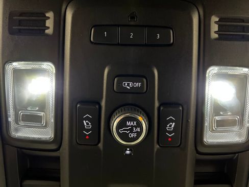 Used 2022 GMC Yukon XL AT4 AWD/4WD image 64