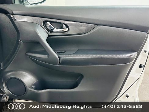 Used 2016 Nissan Rogue SL w/ SL Premium Package AWD/4WD image 28