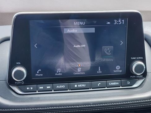 Used 2023 Nissan Rogue SV image 12