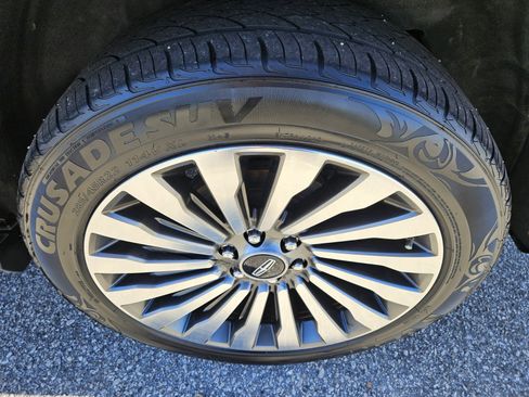 Used 2019 Lincoln Navigator Reserve image 14