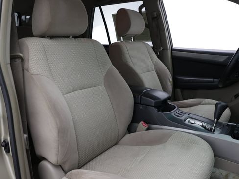 Used 2005 Toyota 4Runner SR5 RWD image 33