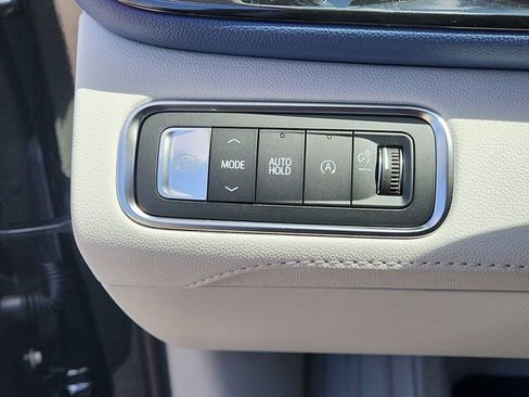 New 2026 Buick Enclave Avenir w/ Super Cruise Package FWD image 23