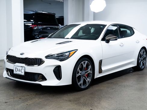 Used 2021 Kia Stinger GT image 3