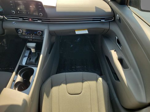 New 2026 Hyundai Elantra Blue image 12